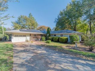 919 Fairbanks Rd, Charlotte, NC 28210