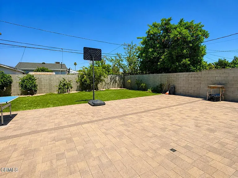 7330 Satsuma Ave — Photo 25