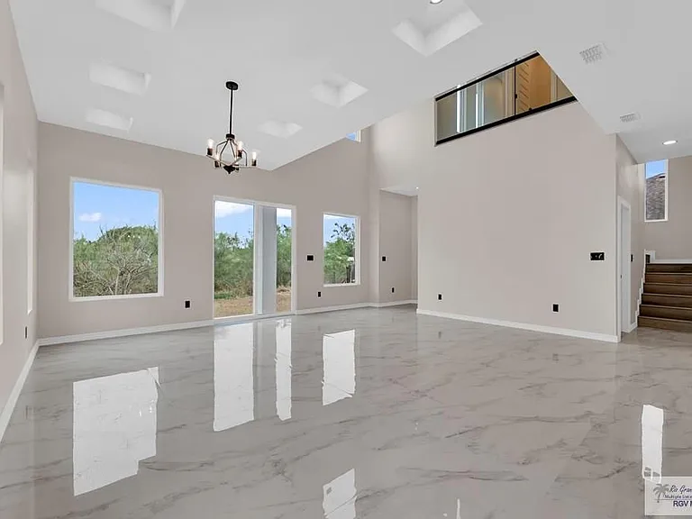 3330 Calle Bolivia — Photo 6