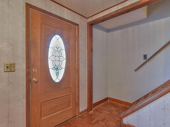 5th image of 108 Sylvan Way