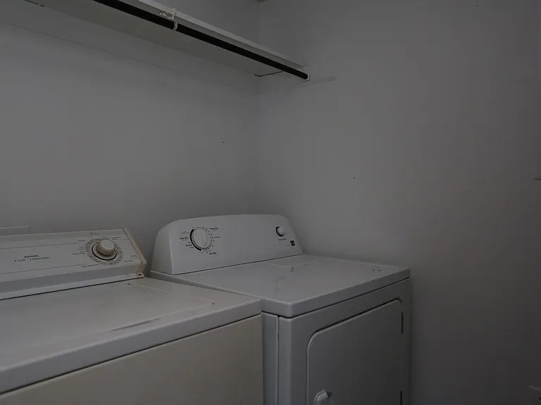 251 Knight Dr #7 — Photo 6
