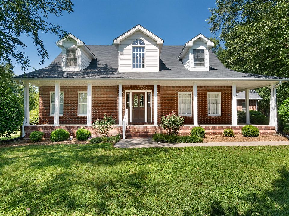 1st image of 102 Stonehouse Dr