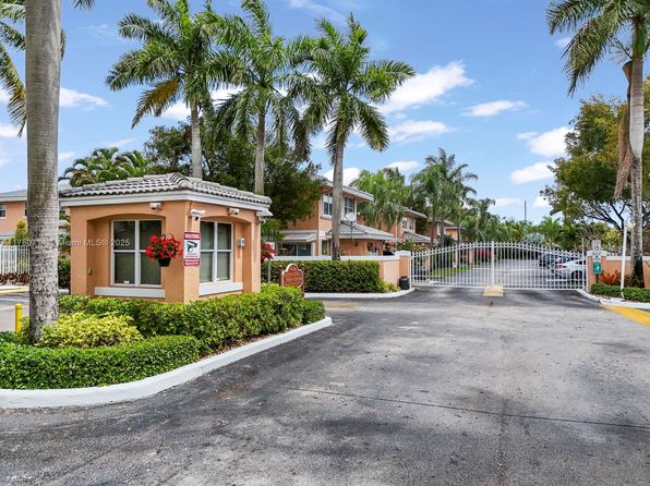 3239 NW 44th St
