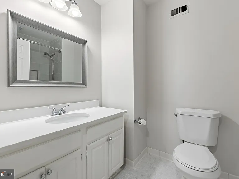 4880 Chevy Chase Dr #133 — Photo 25