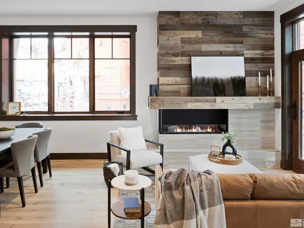 25 Beach Club Dr #304, Stateline, NV 89449