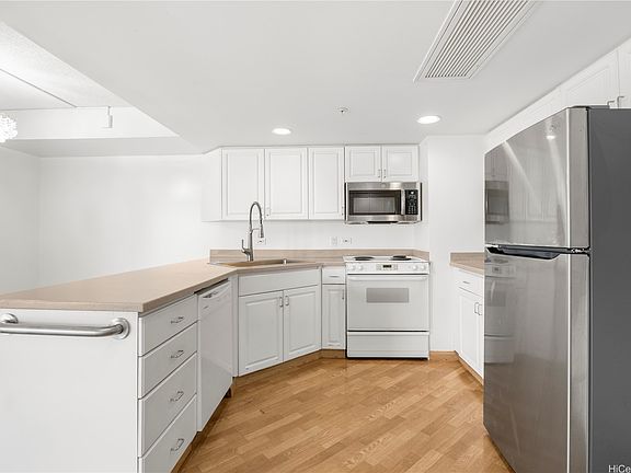 5th image of 1314 Kalakaua Ave APT 410