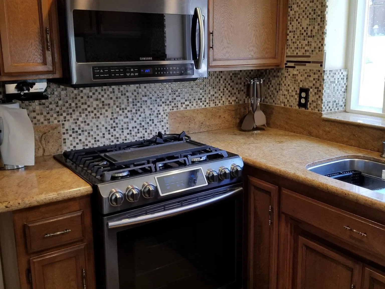 4 bed, 2.5 bath, 1700 sqft, $3,995 — Photo 4