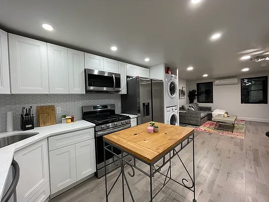 Rented by MOTION New York | media 12