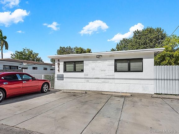 2nd image of 1911 NW 30th St #4
