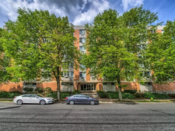 14 Nosband Ave, White Plains, NY