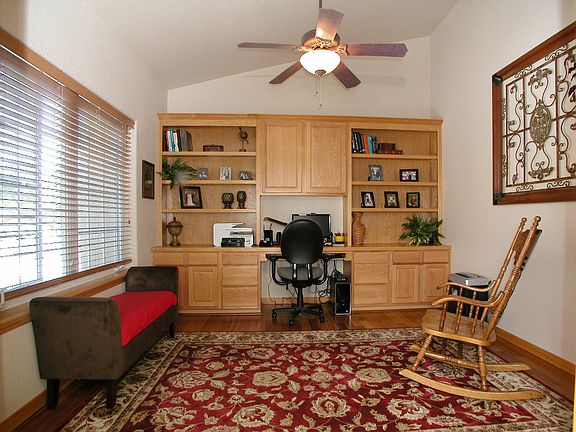 Built-ins main level office