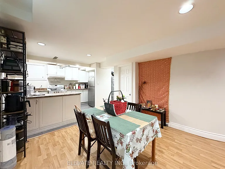 1556 Princelea Pl — Photo 7