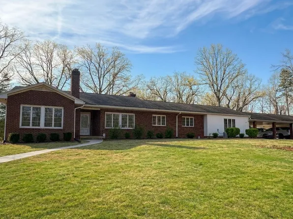 111 Oaklawn Ter, Gretna, VA 24557