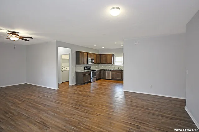 133 Buttercup Bnd — Photo 5