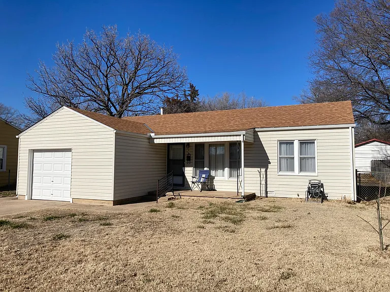 1210 W Calvert St — Photo 17