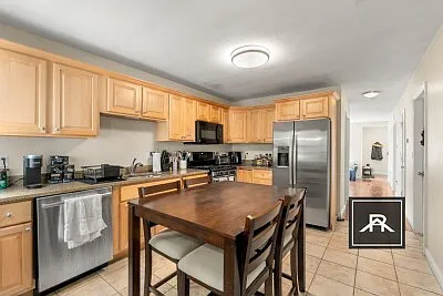3 bed, 2.0 bath, $3,900 — Photo 2