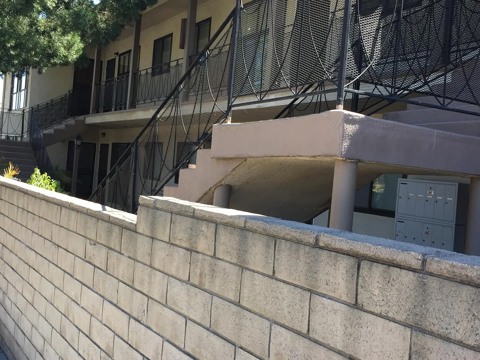 2 bed, 950 sqft, $2,995 — Photo 2