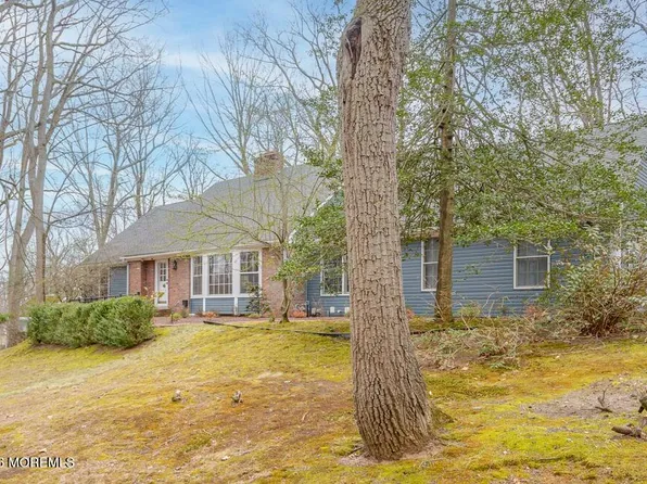 25 Dellwood Court, Middletown, NJ 07748