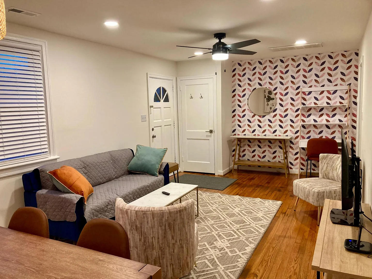 3 bed, 925 sqft, $2,195 — Photo 4