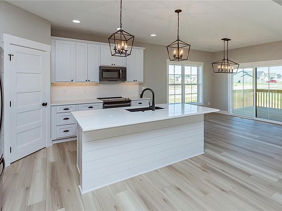 2nd image of 2419 NW Rockcrest Ct