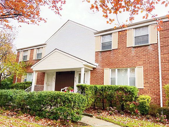 3rd image of 6725 Cloverdale Blvd