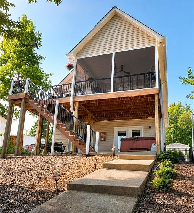 1st image of 3526 Pinehaven Dr