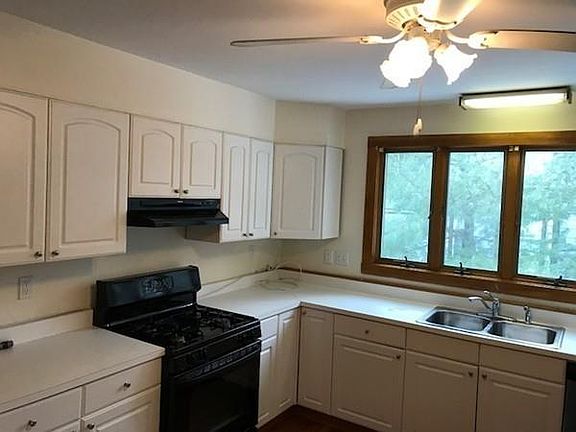3rd image of 55 Walker St #55