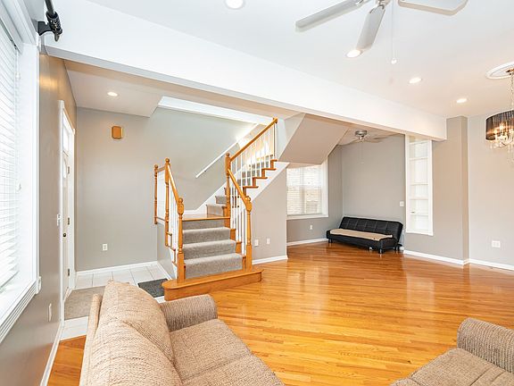 5th image of 2548 W Superior St