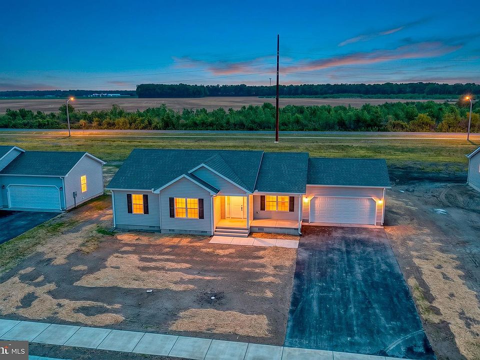 1st image of 1011 Redwood Ct #11