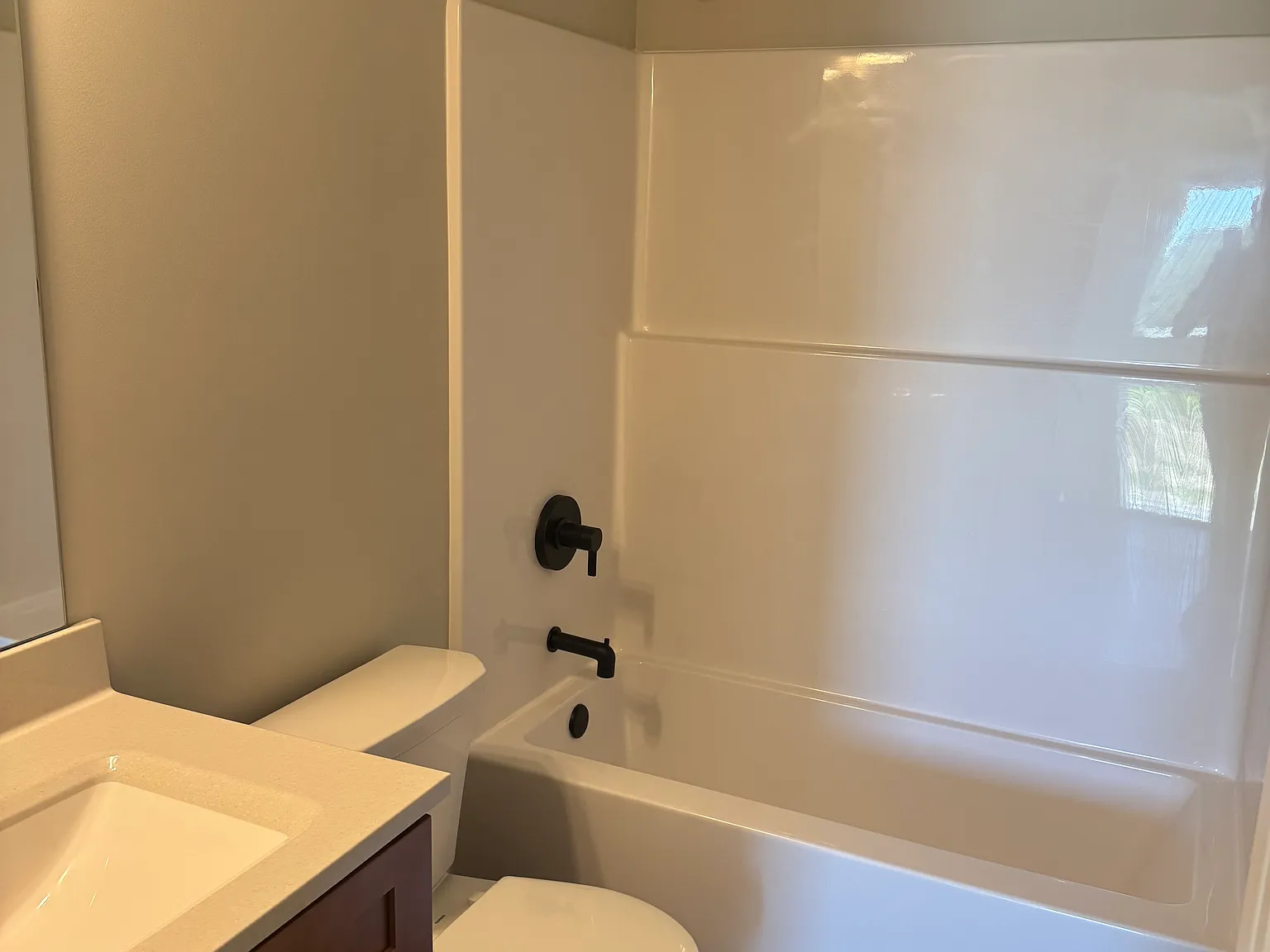 3 bed, 2.5 bath, 1739 sqft, $2,000 — Photo 3