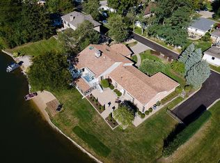 110 Shoreline Dr, Park Ridge, IL 60068