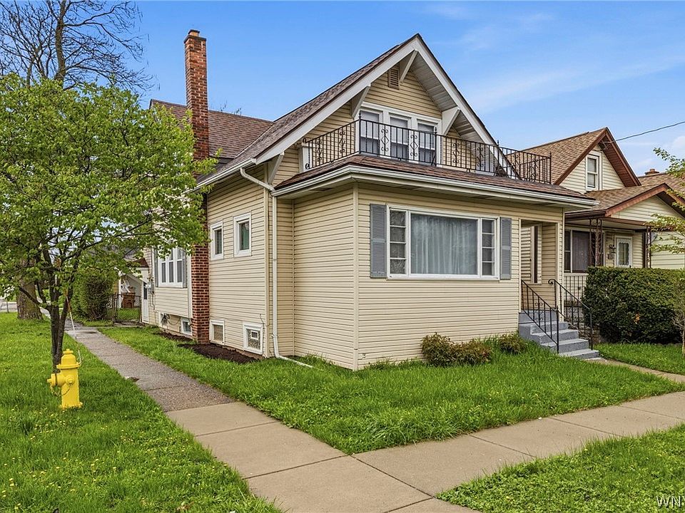 1st image of 90 Clover Pl