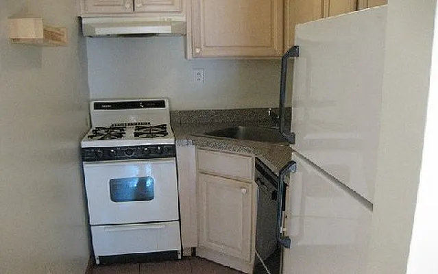 Rented by America Mecca Realty LLC | media 22