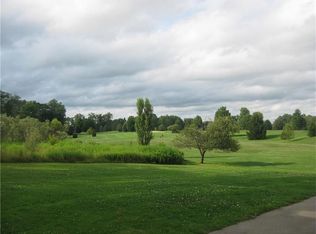 3 Center Church Rd, Grove City, PA 16127