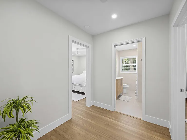 1714 N Palmway — Photo 3