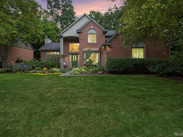 23374 Winnsborough Dr, Novi, MI 48375