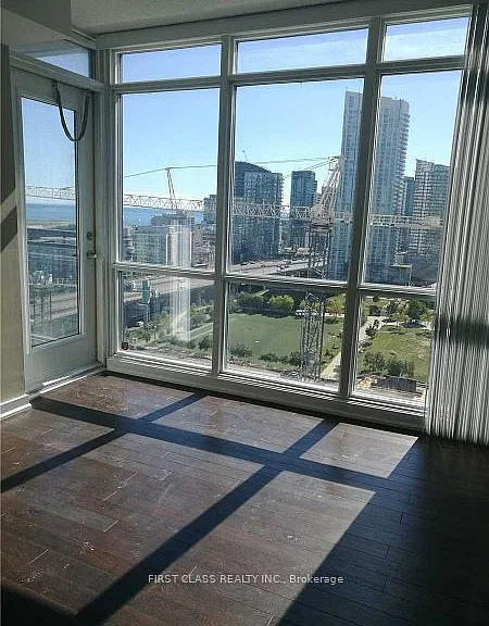 15 Fort York Blvd #2102 — Photo 6