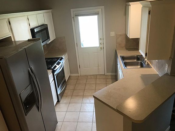 3rd image of 3007 Dannen Ct