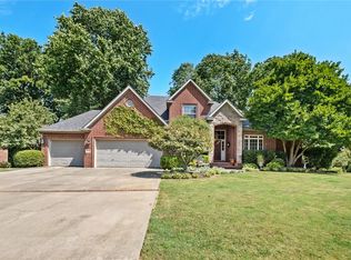 3528 N Buckingham Dr, Fayetteville, AR 72703