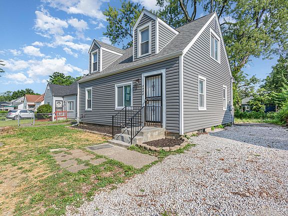 2nd image of 2468 Meredith Dr