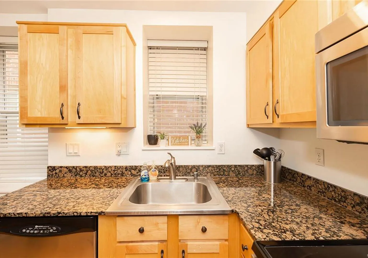 5350 Pershing Avenue #2a | Saint Louis 63112 — Photo 3