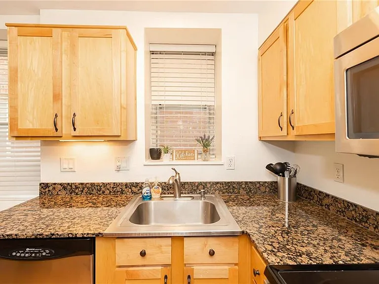 5350 Pershing Ave #2A — Photo 3