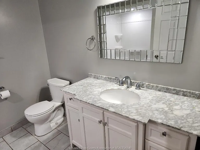 839 Assumption St #4 — Photo 5