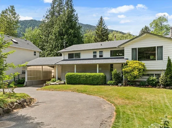 459 Naismith Ave, Harrison Hot Springs, BC V0M 1A3
