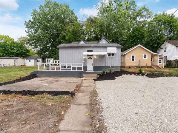 1507 Tyler St, Akron, OH 44307