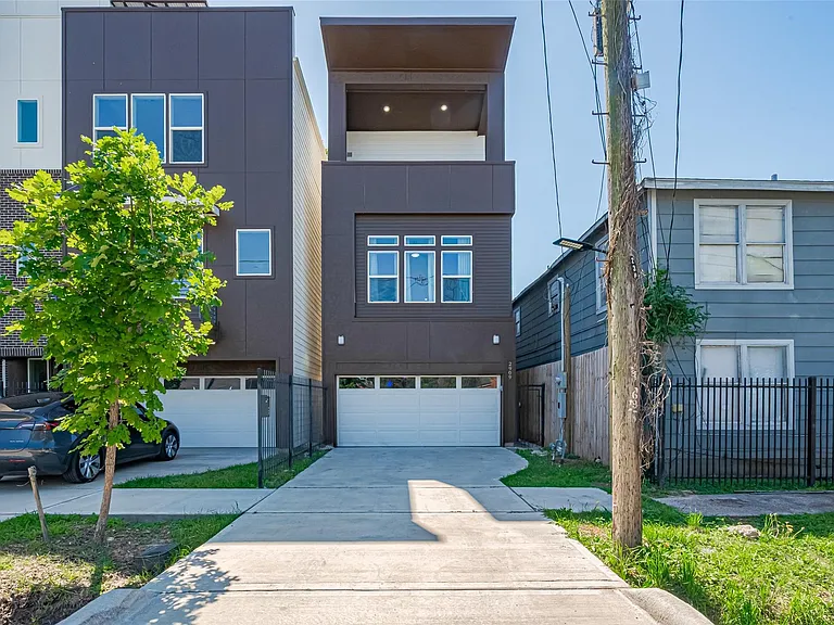 2909 Nagle St — Photo 37