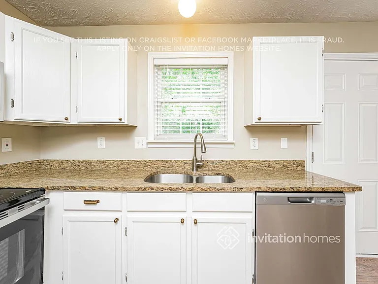 3750 Scotland Ln — Photo 9