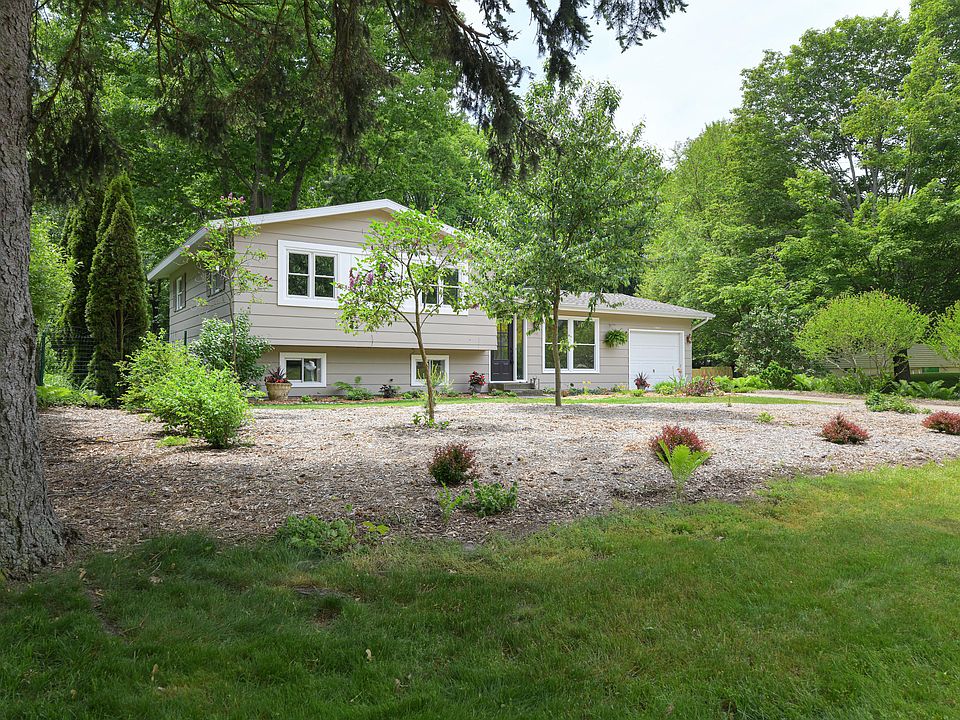 1st image of 17860 Merrywood Ln