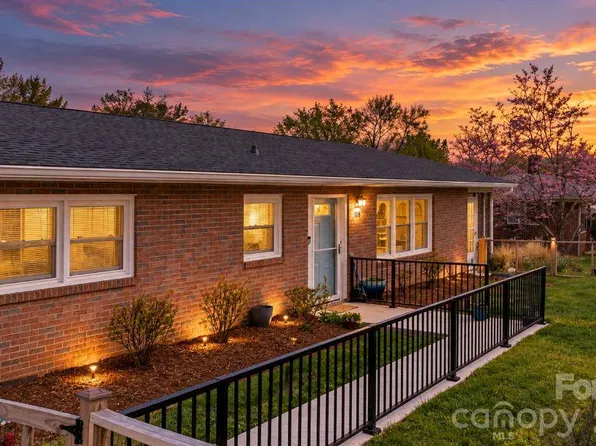 118 Whitley Rd, Morganton, NC 28655
