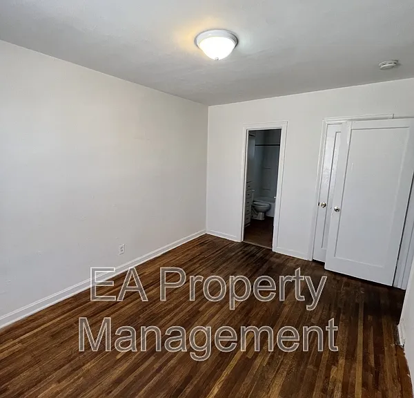 525 Cedar St SE #B — Photo 6